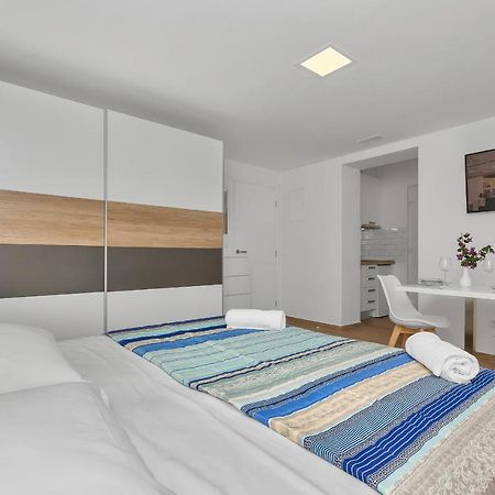 Guesthouse Lara Makarska Eksteriør billede