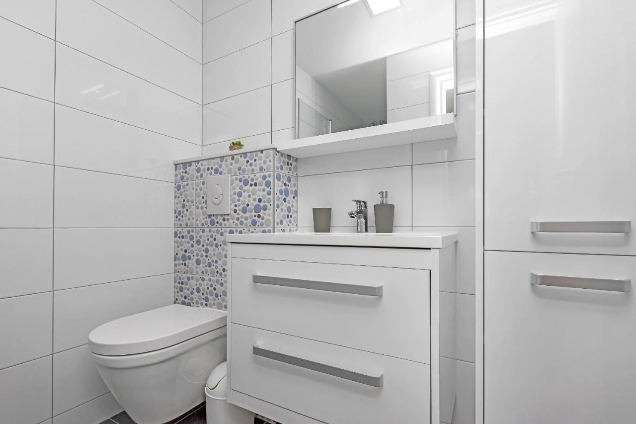 Guesthouse Lara Makarska Eksteriør billede