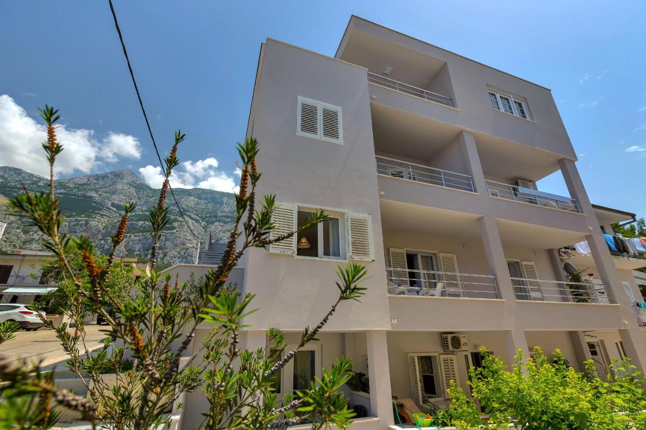 Guesthouse Lara Makarska Eksteriør billede