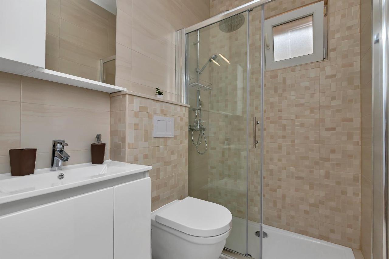 Guesthouse Lara Makarska Eksteriør billede