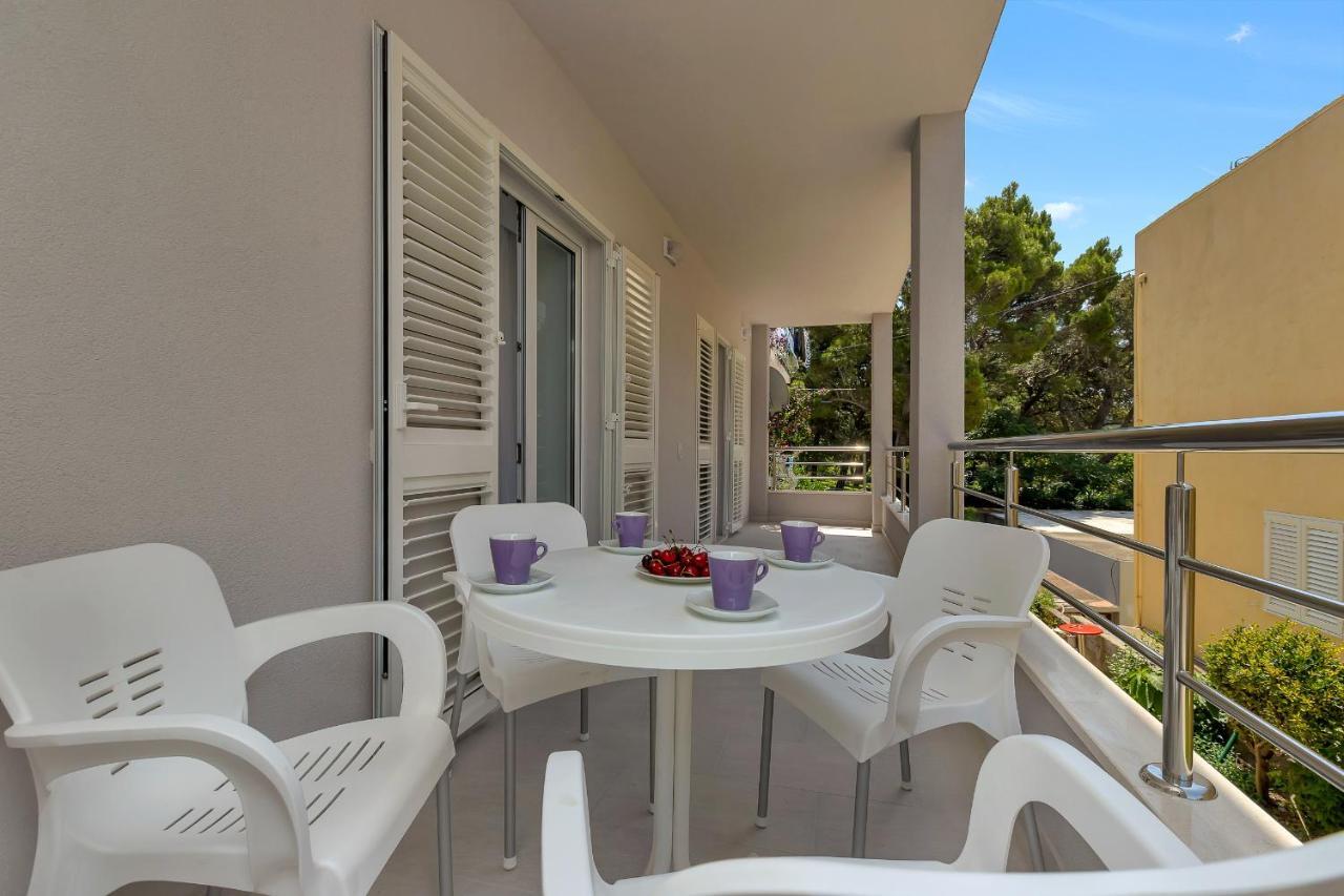 Guesthouse Lara Makarska Eksteriør billede
