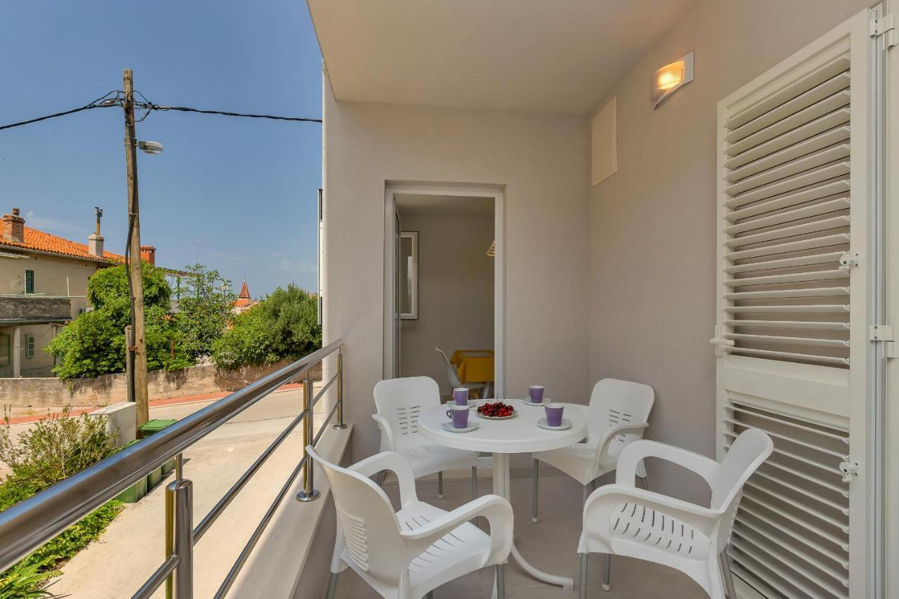 Guesthouse Lara Makarska Eksteriør billede